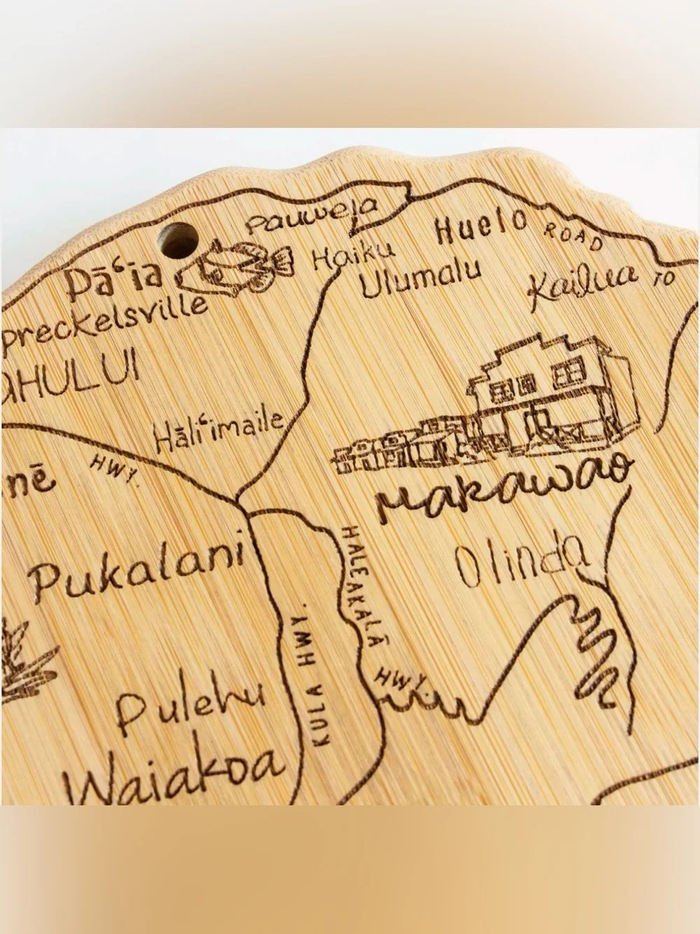 Maui Wooden Map Serving/Cutting Board Wall Art - Natural Brown